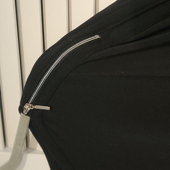 CHICO'S top blouse zipper shoulder design black short sleeve EUC - Picture 2 of 4